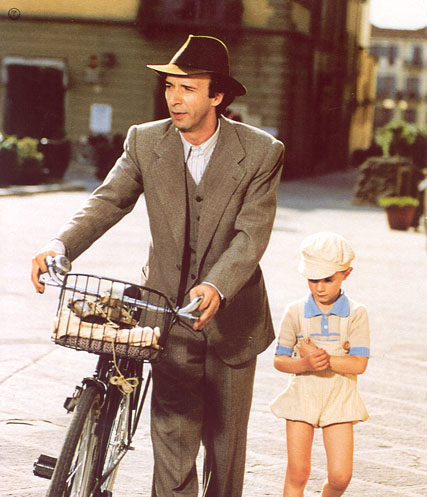 Roberto Benigni, de A Vida é Bela, receberá o prêmio Leão de Ouro por sua carreira