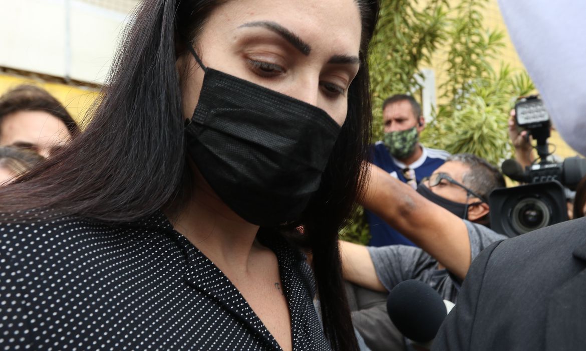 Em carta para parentes, Monique afirma que Jairinho é psicopata e viciado em sexo