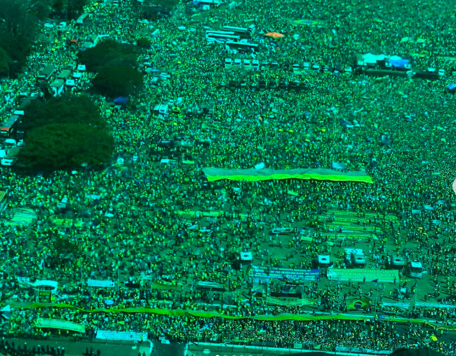 Apoiadores lotam ruas; Bolsonaro demonstra poder e critica STF
