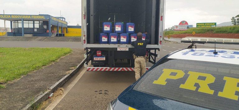 BR-381: polícia apreende carga de inseticida proibido no Brasil | Plox
