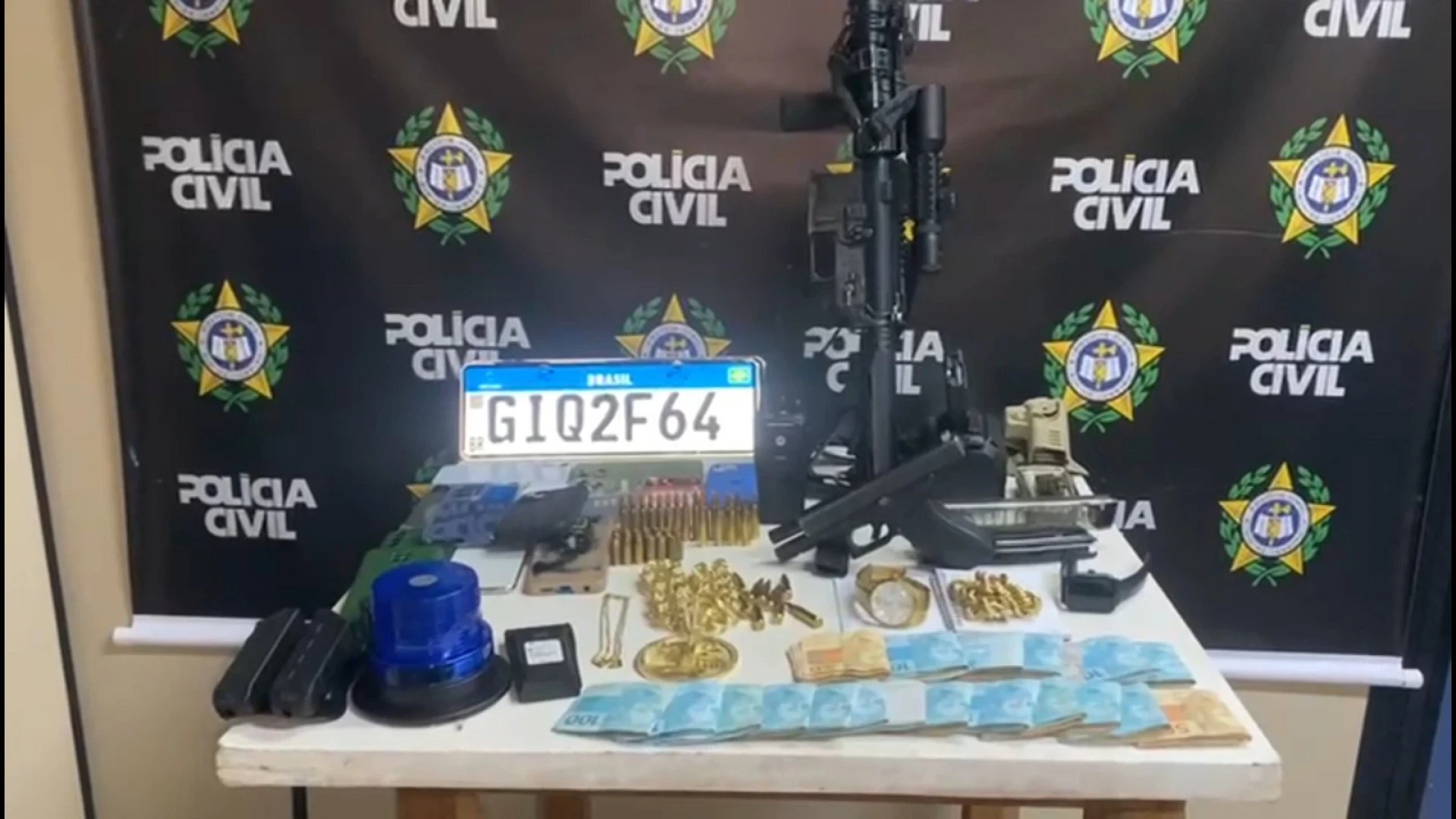 Claro! Por favor, forneça a legenda que você gostaria que eu reescrevesse.
