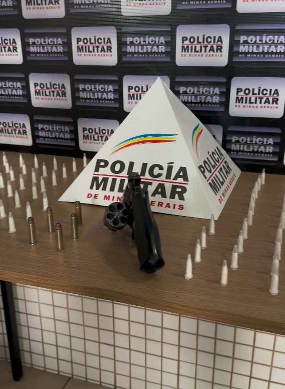 Todos os participantes foram levados à Delegacia de Polícia Civil de Caratinga, acompanhados dos itens confiscados.