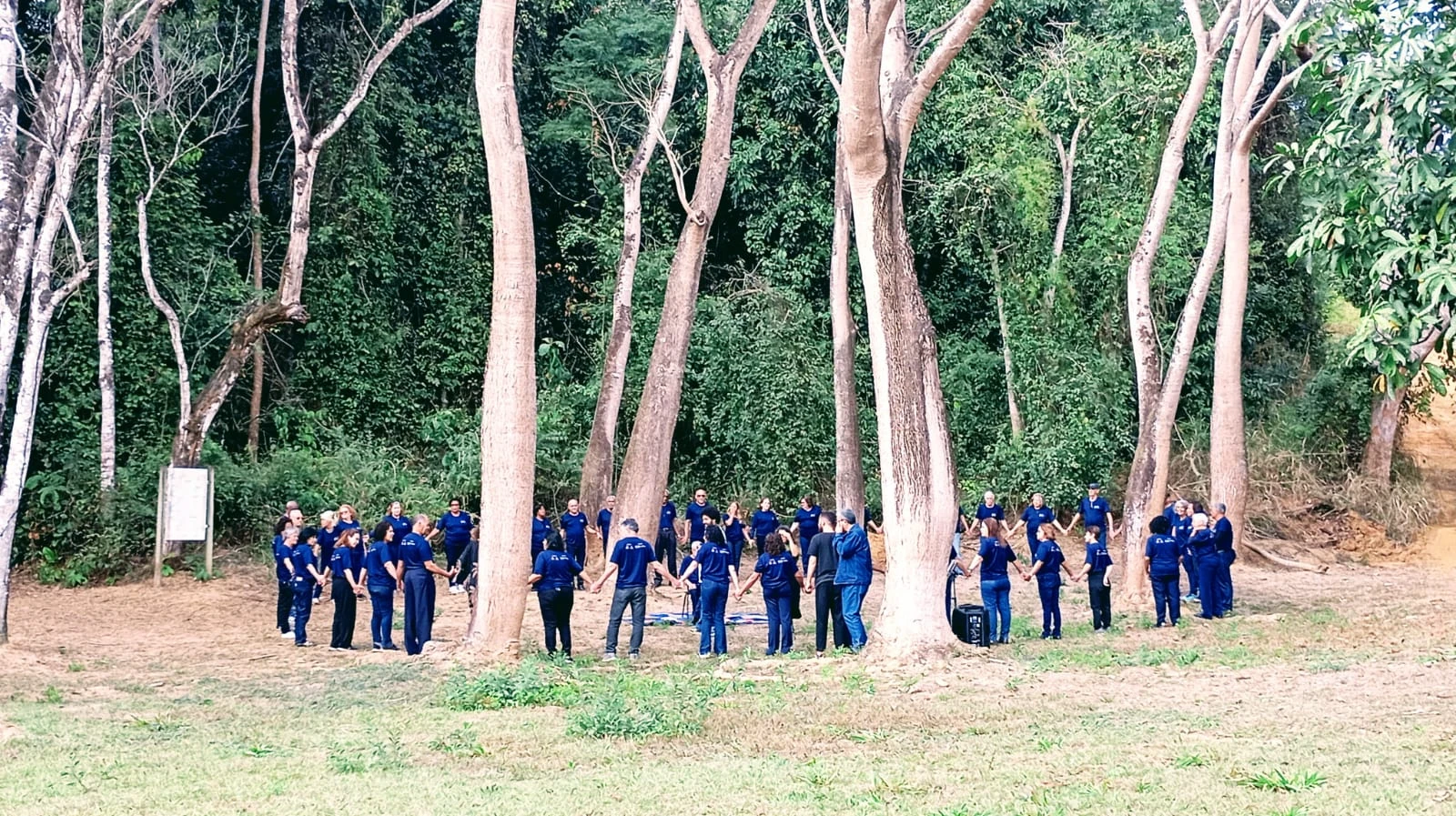 A ocasião celebra a conclusão do projeto.