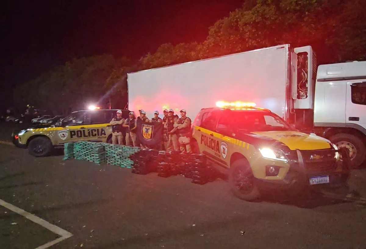 O material confiscado foi enviado para a delegacia.