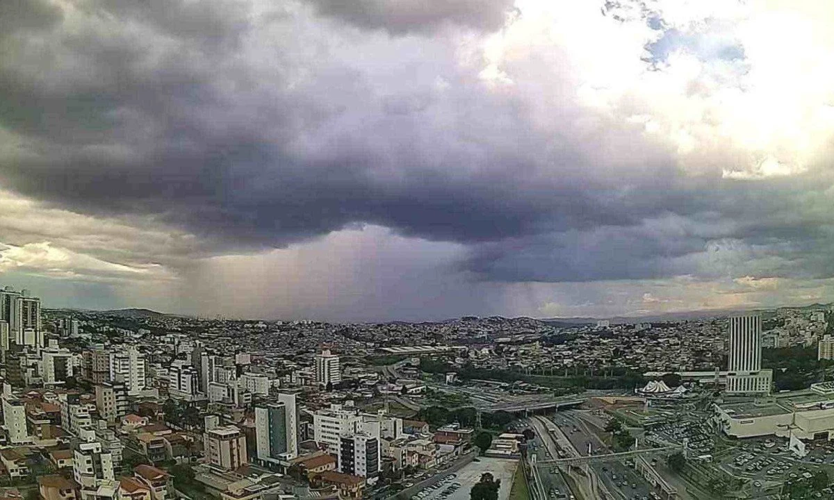 As temperaturas em Belo Horizonte devem cair drasticamente nesta semana, enquanto nuvens se aproximam, trazendo aviso de chuvas para a maior parte do estado.