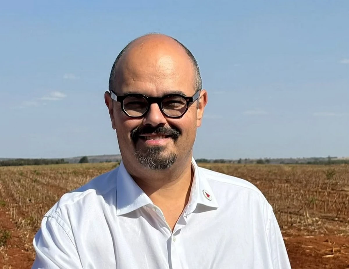 Mateus Simões.
