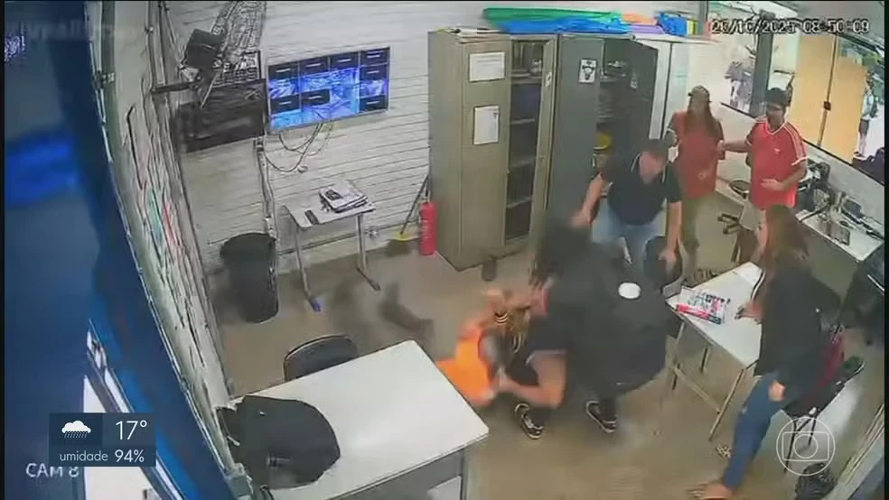 Filmagens de câmeras de segurança registram o instante da agressão em uma escola no DF.
