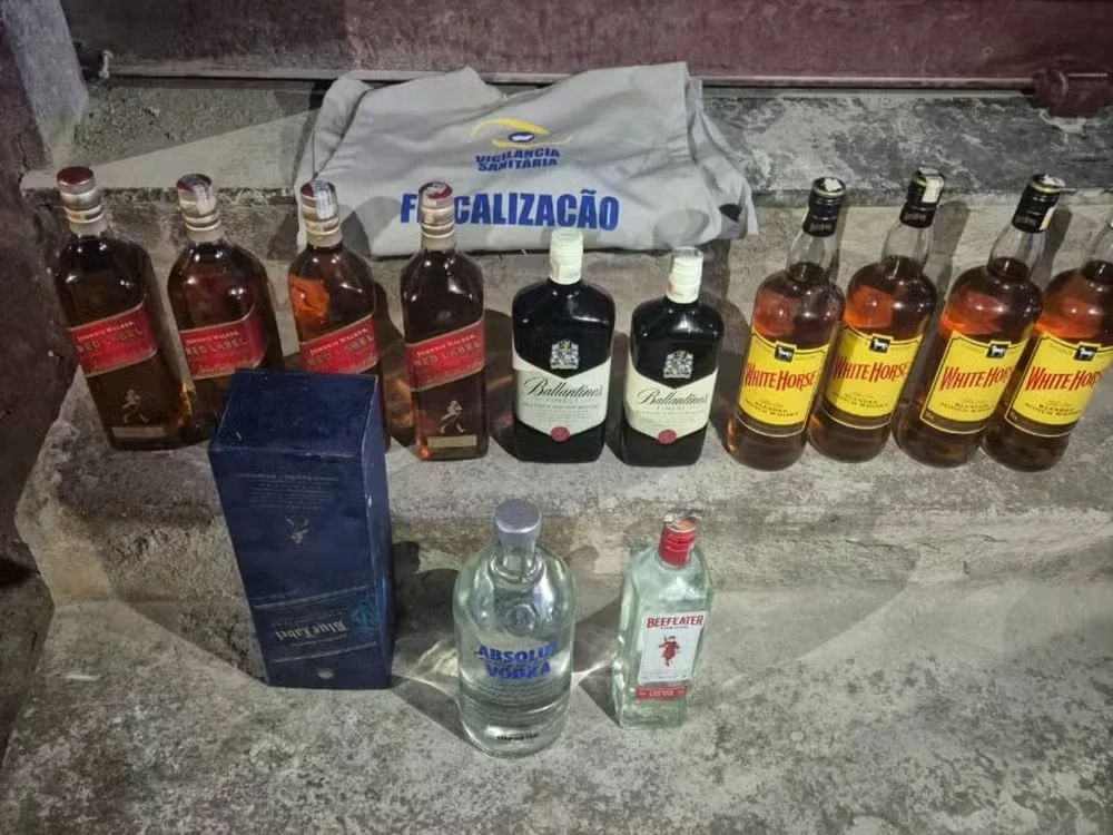 Segundo a PM, o local era objeto de denúncias e já era reconhecido como um ponto de encontro entre usuários e traficantes de drogas.