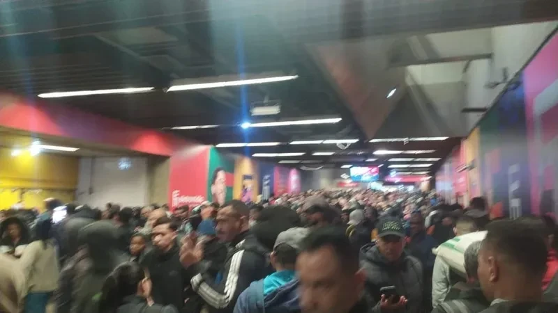 Interrupção na Linha 4-Amarela do Metrô de São Paulo gera transtornos para os usuários na manhã desta terça-feira (21).