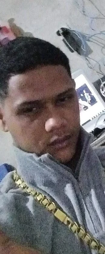 Claro! Por favor, forneça a legenda original que você gostaria que eu reescrevesse.