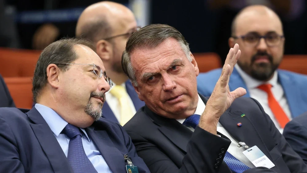 O ex-presidente Jair Bolsonaro (PL) e sete de seus colaboradores foram julgados culpados por tentativa de golpe de Estado. 

O Supremo Tribunal Federal divulgou, nesta quarta-feira (22), o