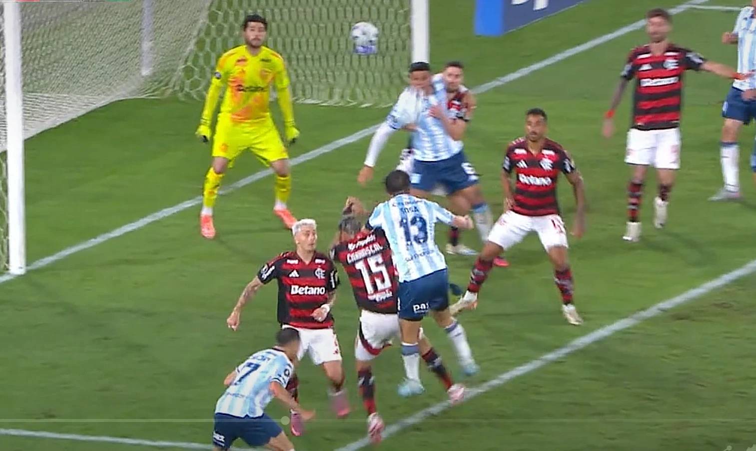 O confronto contou ainda com dois gols invalidados, um para cada equipe.