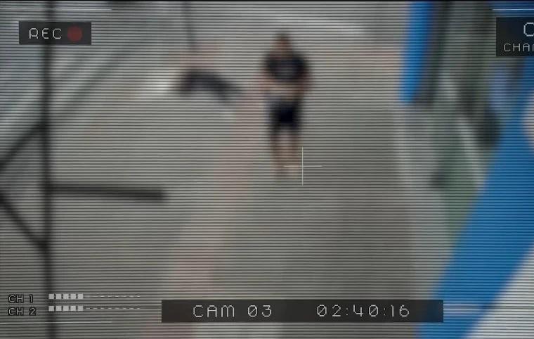Filmagens de câmeras de segurança registram o instante da ocorrência do delito.