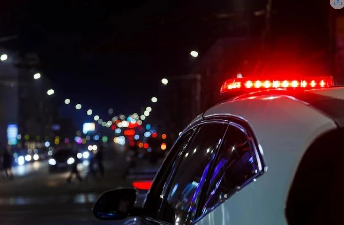 Consta contra ela sentença condenatória definitiva pelo crime de tráfico de drogas, com pena de 10 anos, 9 meses e 3 dias de reclusão, em regime fechado.