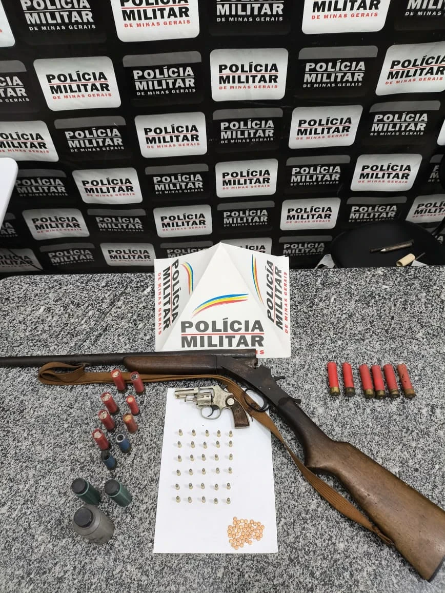 Material bélico e projéteis confiscados