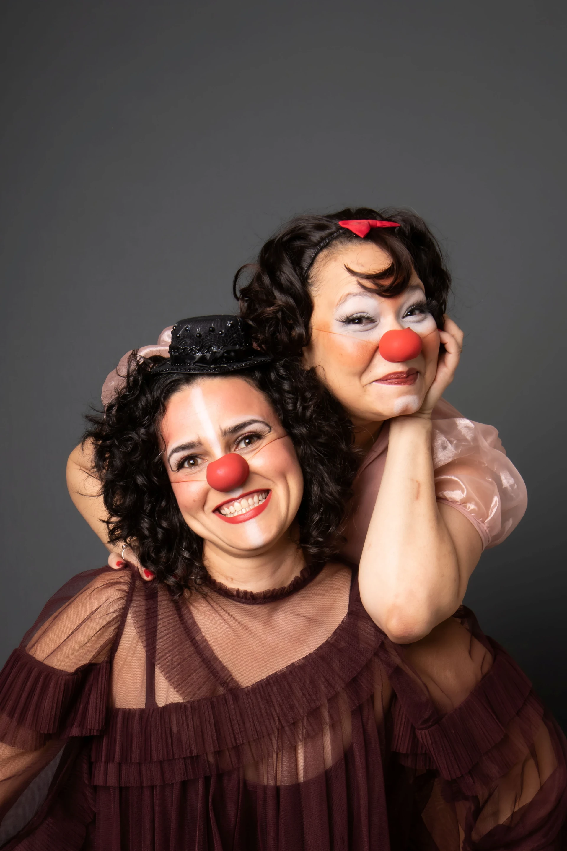 Tecla (Maria Tereza Costa) e Brisa (Janaina Morse)