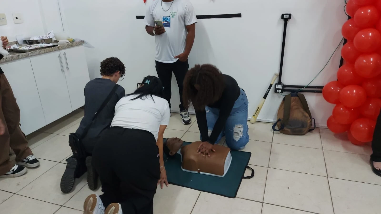 Claro! Por favor, forneça a legenda para que eu possa reescrevê-la.