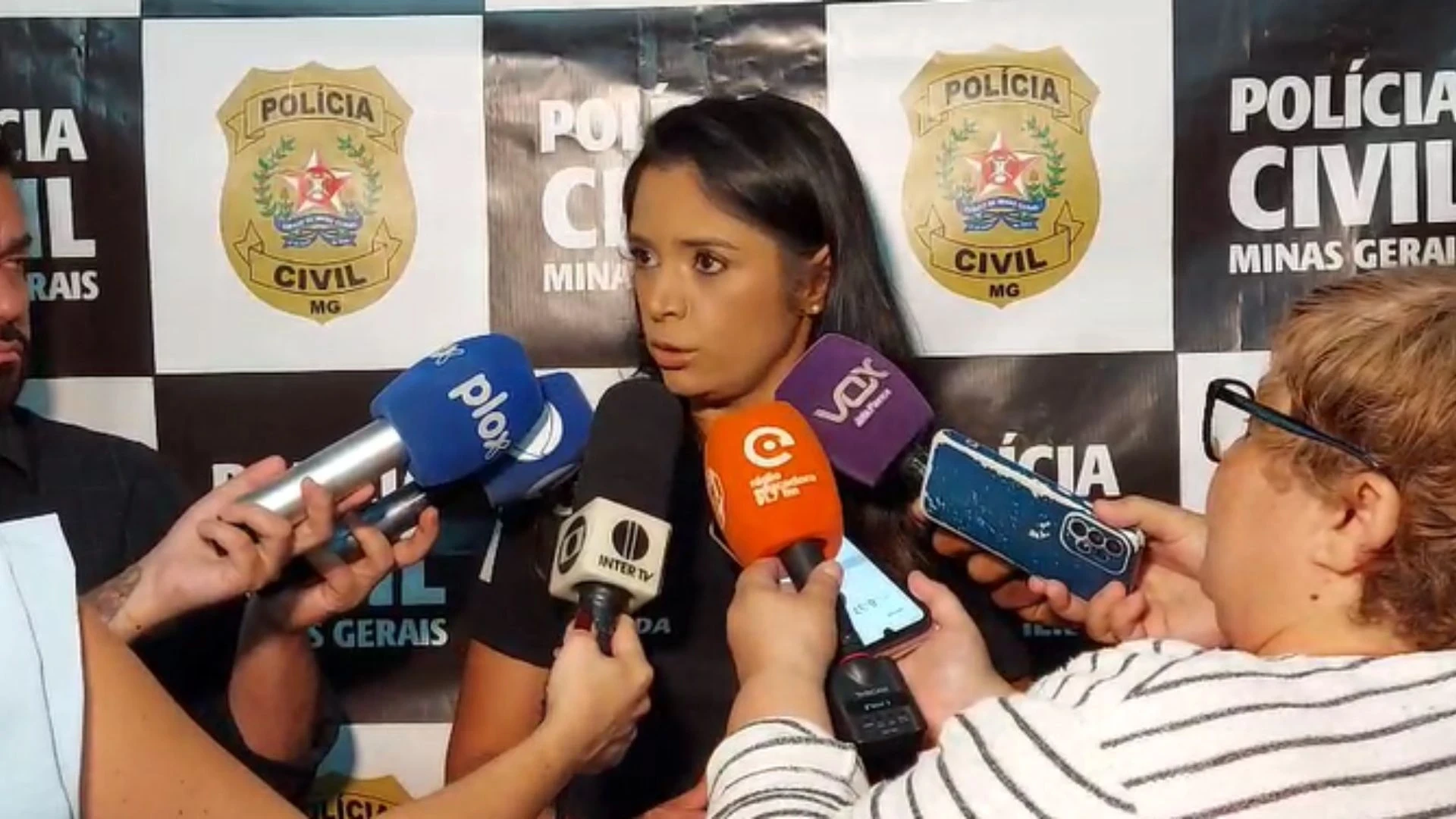 A mulher, que se encontrava foragida em Portugal, foi encontrada e detida pela Polícia Judiciária do país.