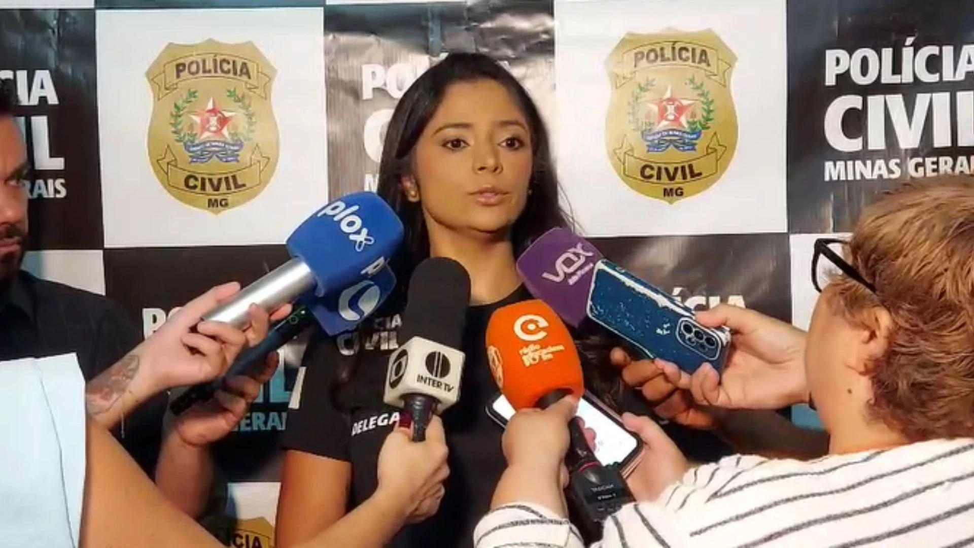A mulher, que estava em fuga em Portugal, foi encontrada e detida pela Polícia Judiciária do país.