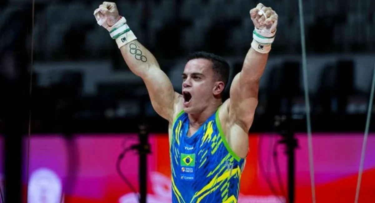 Caio Souza assegura a sexta posição na final das argolas no campeonato mundial de ginástica.