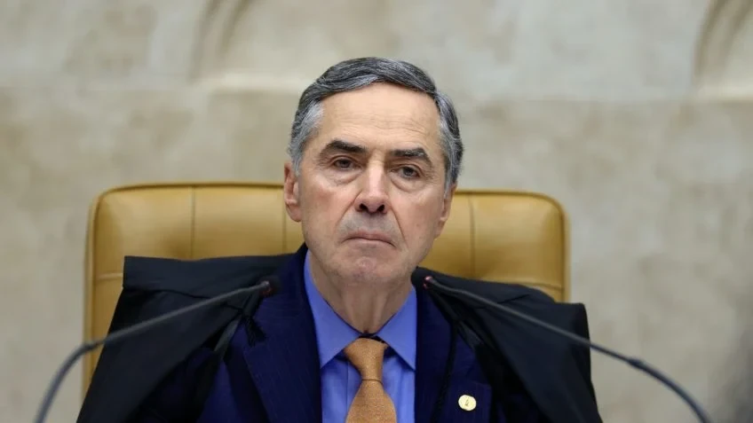 Ministro do STF durante sessão de julgamento sobre a descriminalização do aborto até a 12ª semana, em Brasília.