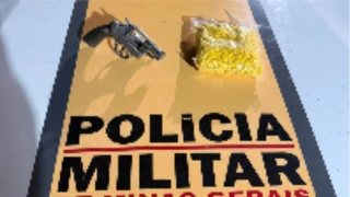 Vídeo: jovem é preso com ecstasy e arma em ônibus durante operação policial em Santa Maria de Itabira
