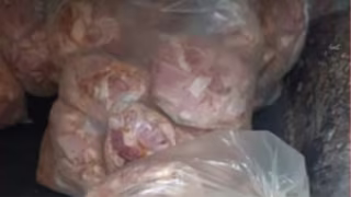 Carne suína imprópria para consumo é apreendida na BR-458
