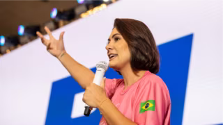 Michelle Bolsonaro acusa PT de usar pauta cristã para atrair eleitores