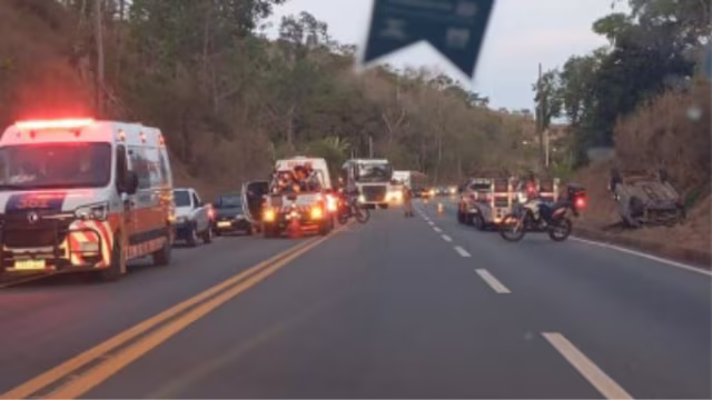 Carro capota na BR-381 em Bela Vista de Minas e deixa um ferido