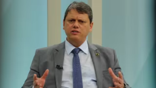 Tarcísio de Freitas lidera com menor rejeição para 2026, revela Paraná Pesquisas