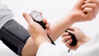 Médico revela 9 segredos para evitar a pressão alta