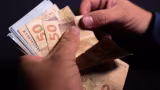 Bolsa Família paga parcela de outubro nesta segunda para NIS final 7