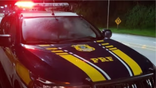 Caminhoneiro sofre tentativa de assalto na BR-381 em Antônio Dias