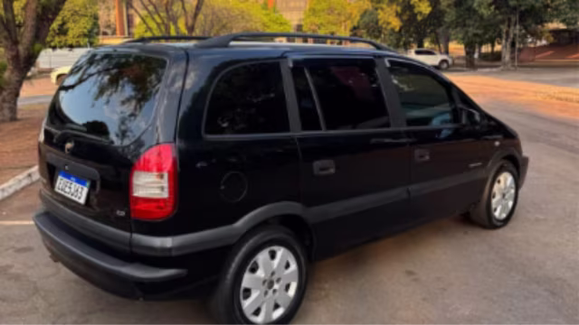 Dupla assalta carro com mãe e filha e um suspeito é preso após perseguição em Ipatinga