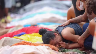 Mãe reconhece corpo de filho após operação policial mais letal do Rio