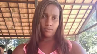 Mulher passa mal em bote no Rio Doce e morre; filho de 8 anos tentou salvá-la