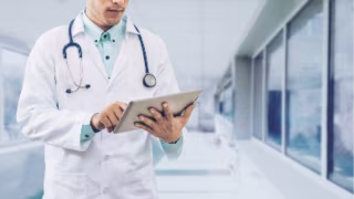 Consulta médica por IA preocupa especialistas, que alertam para riscos da prática