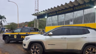 Carro clonado é apreendido e motorista preso na BR-262 em Rio Casca