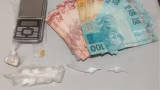 Jovem de 19 anos é presa com drogas e dinheiro em operação policial em Ipatinga