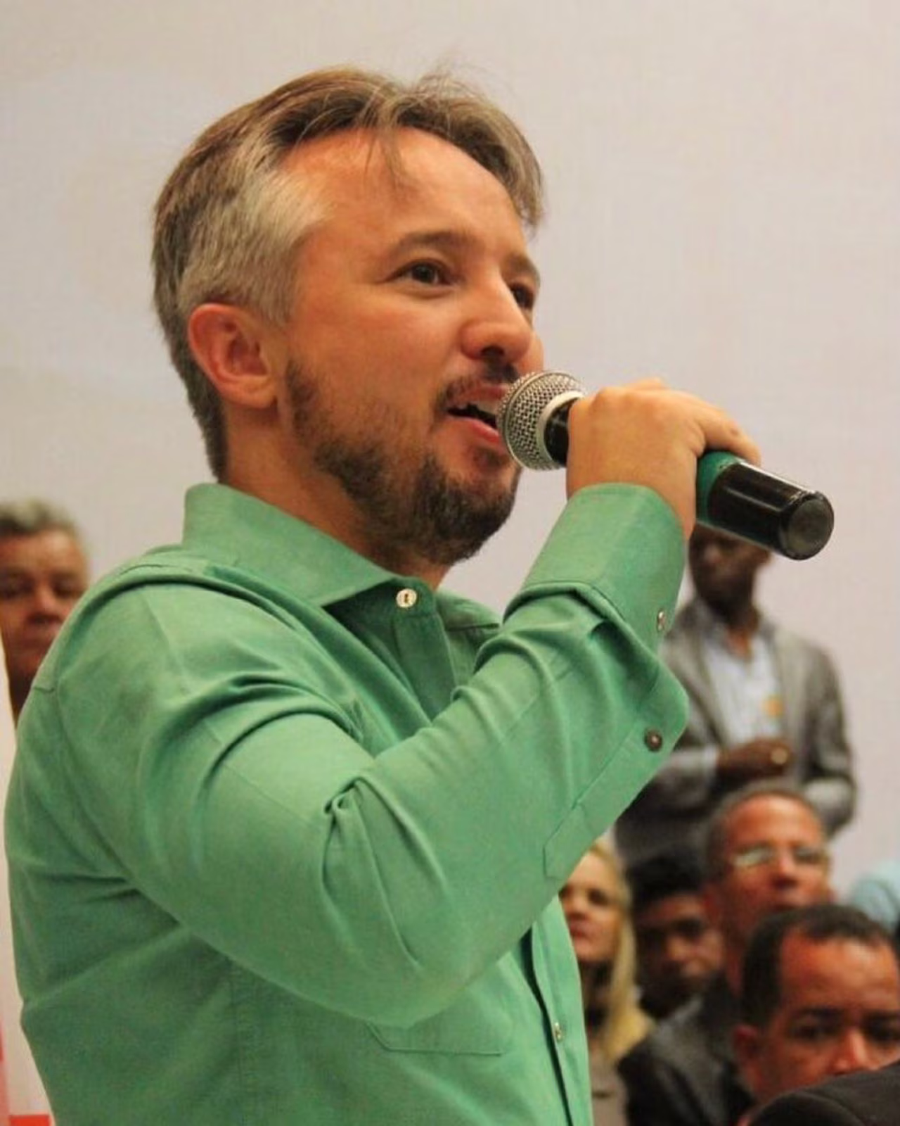 SUGESTÃO DE PAUTA - Décio Camargos nomeado secretário de Governo