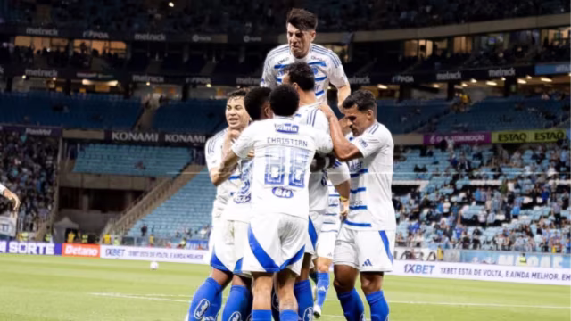 Cruzeiro vence Grêmio fora de casa e segue invicto no Brasileirão