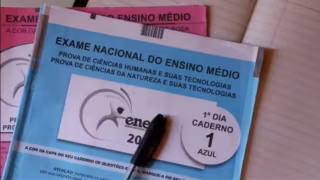 Caiu no Enem 2025: questões abordam Paolla Oliveira, padrões de beleza, Paulinho da Viola e carros elétricos