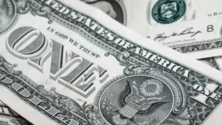 Dólar cai para R$ 5,27 e Ibovespa renova recorde histórico pelo 12º dia