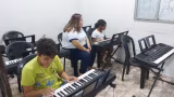 Sons do Céu oferece 140 bolsas integrais para música e inglês em Ipatinga
