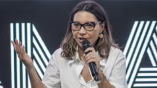 Janja pede desculpas pelo calor durante COP30 em Belém