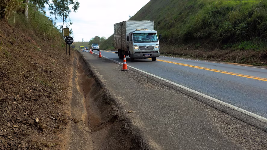 Fwd: Nova 381 intensifica ações de manutenção na BR-381 entre Governador Valadares e Caeté​
