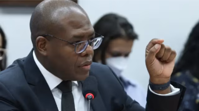 Silvio Almeida é indiciado por importunação sexual pela Polícia Federal