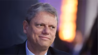 Tarcísio sugere 'demitir o CEO' do Brasil e gera reação de Lindberg