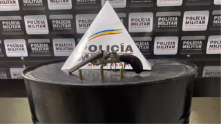 Homem é preso por porte ilegal de arma durante operação em Ponte Nova