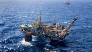 Petrobras encontra petróleo de alta qualidade na Bacia de Campos